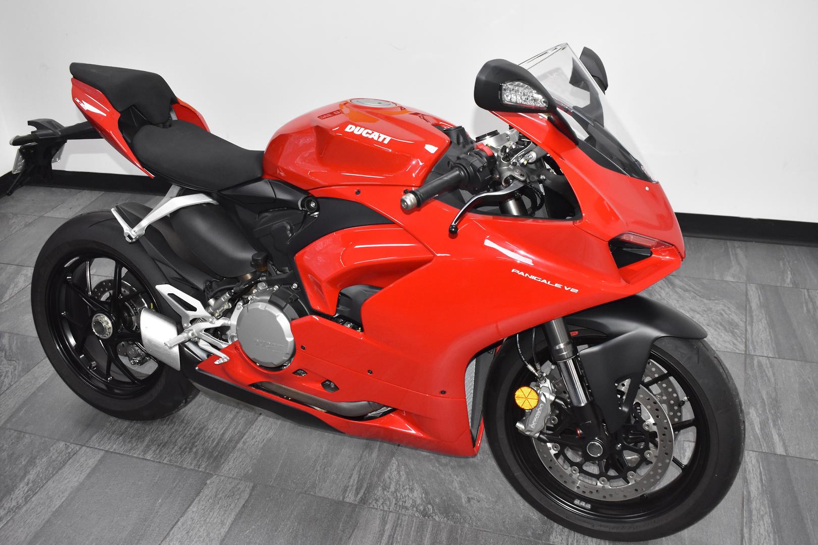 2024 DUCATI PANIGALE V2 SPORTS