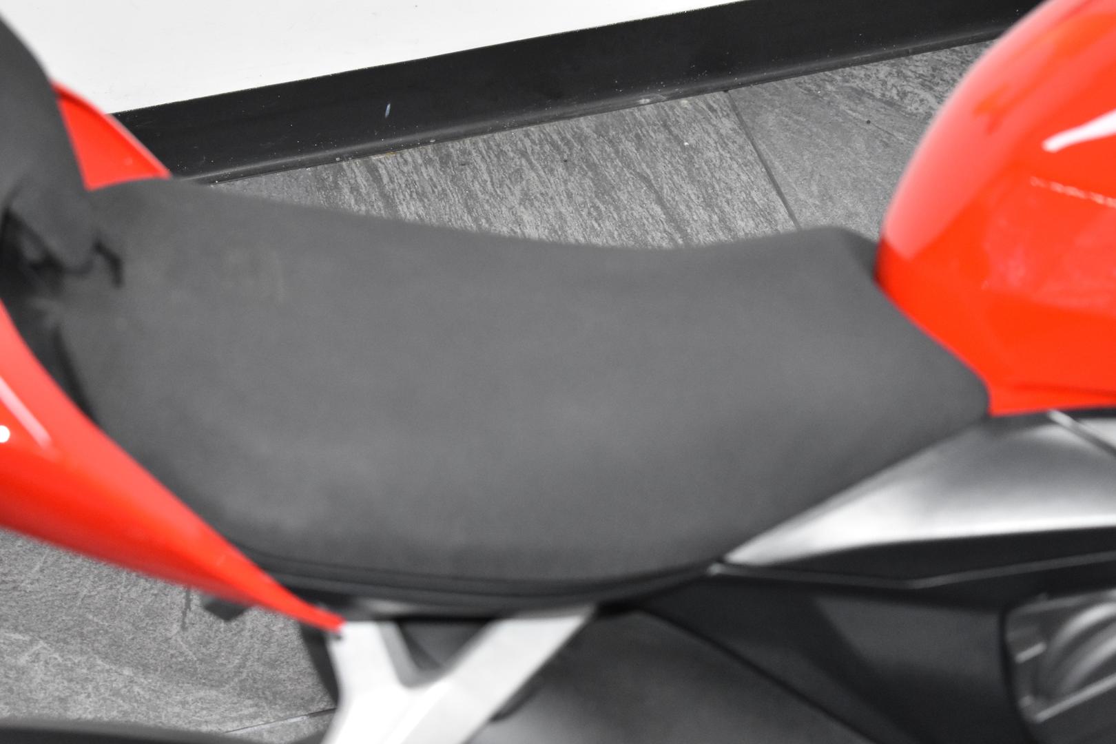 2024 DUCATI PANIGALE V2 SPORTS