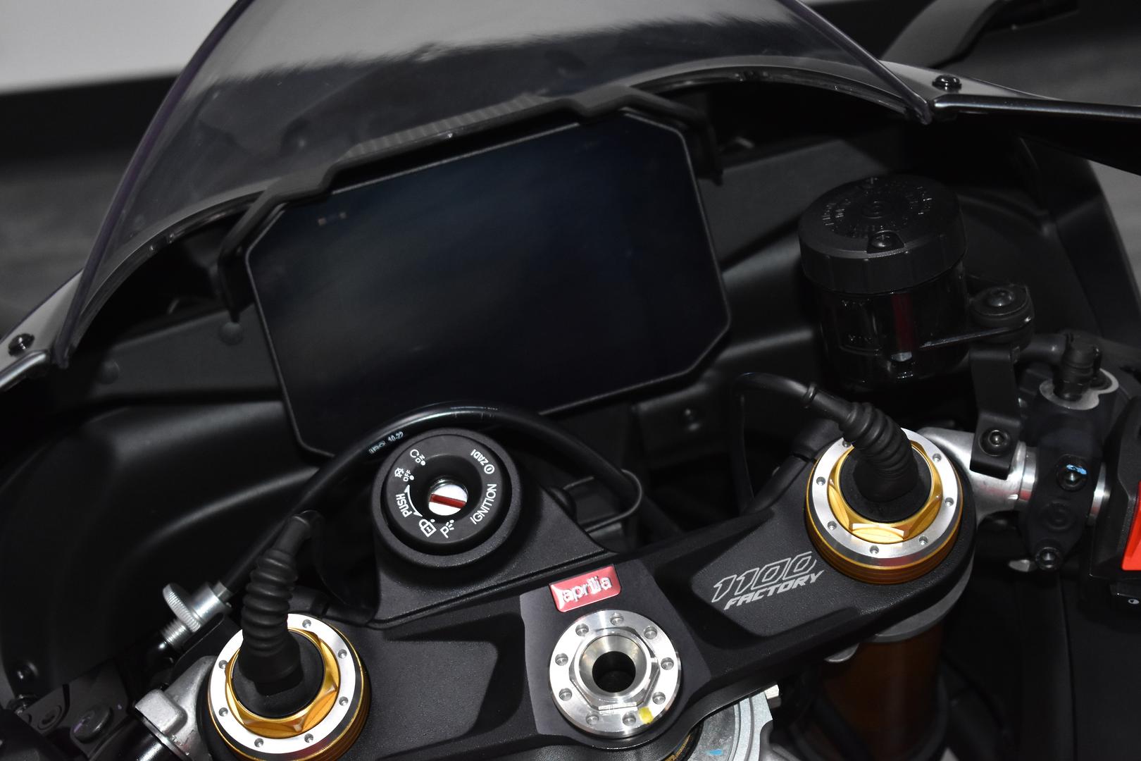 2023 APRILIA RSV4 FACTORY SPORTS