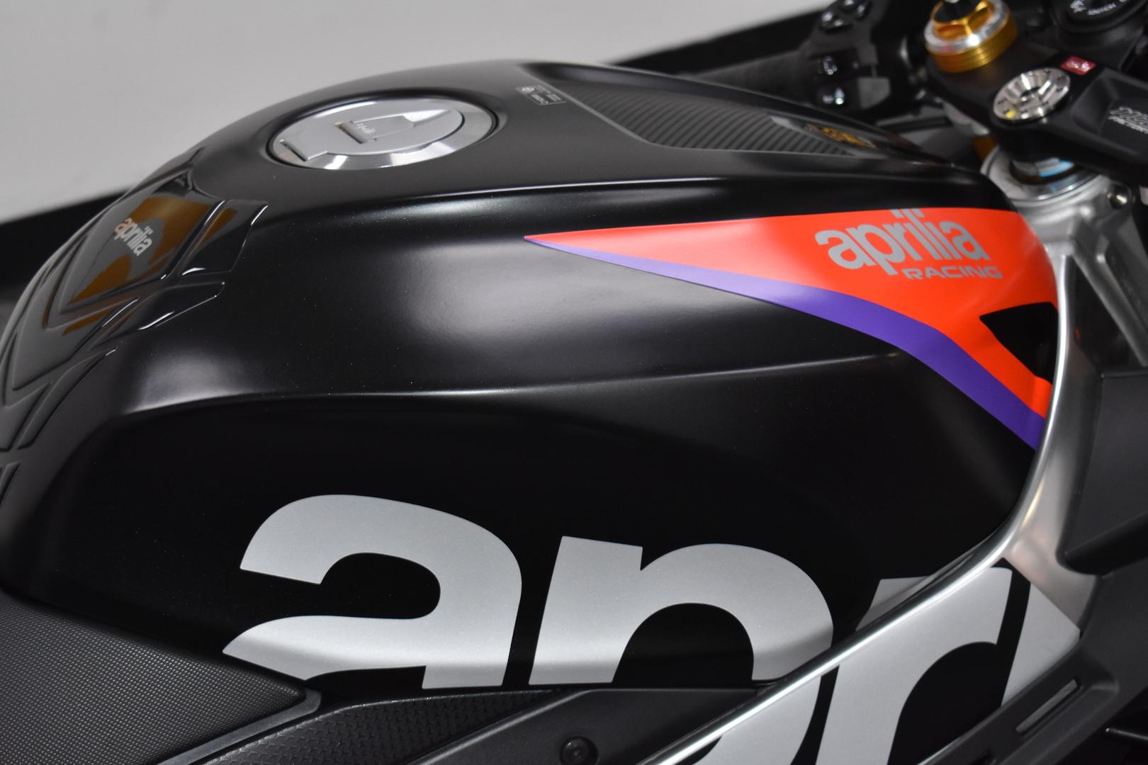 2023 APRILIA RSV4 FACTORY SPORTS