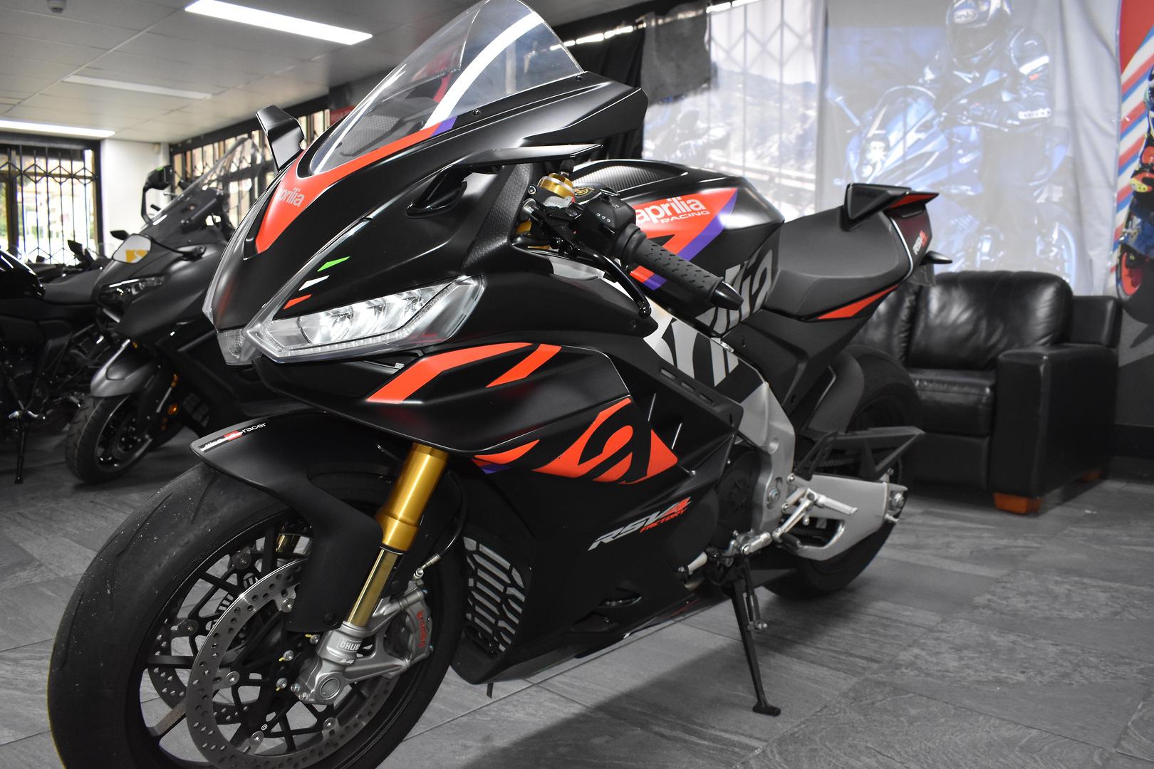 2023 APRILIA RSV4 FACTORY SPORTS