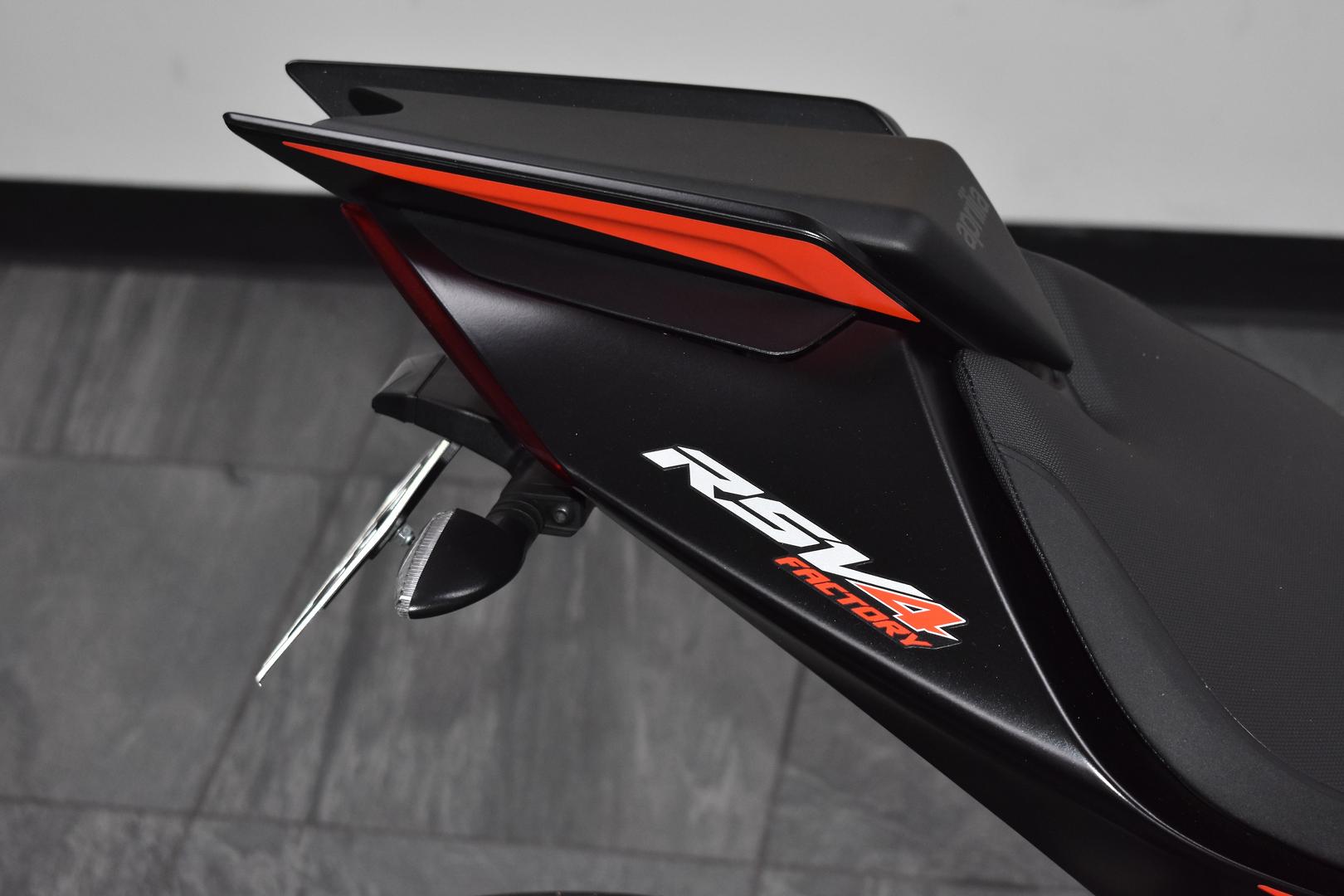 2023 APRILIA RSV4 FACTORY SPORTS