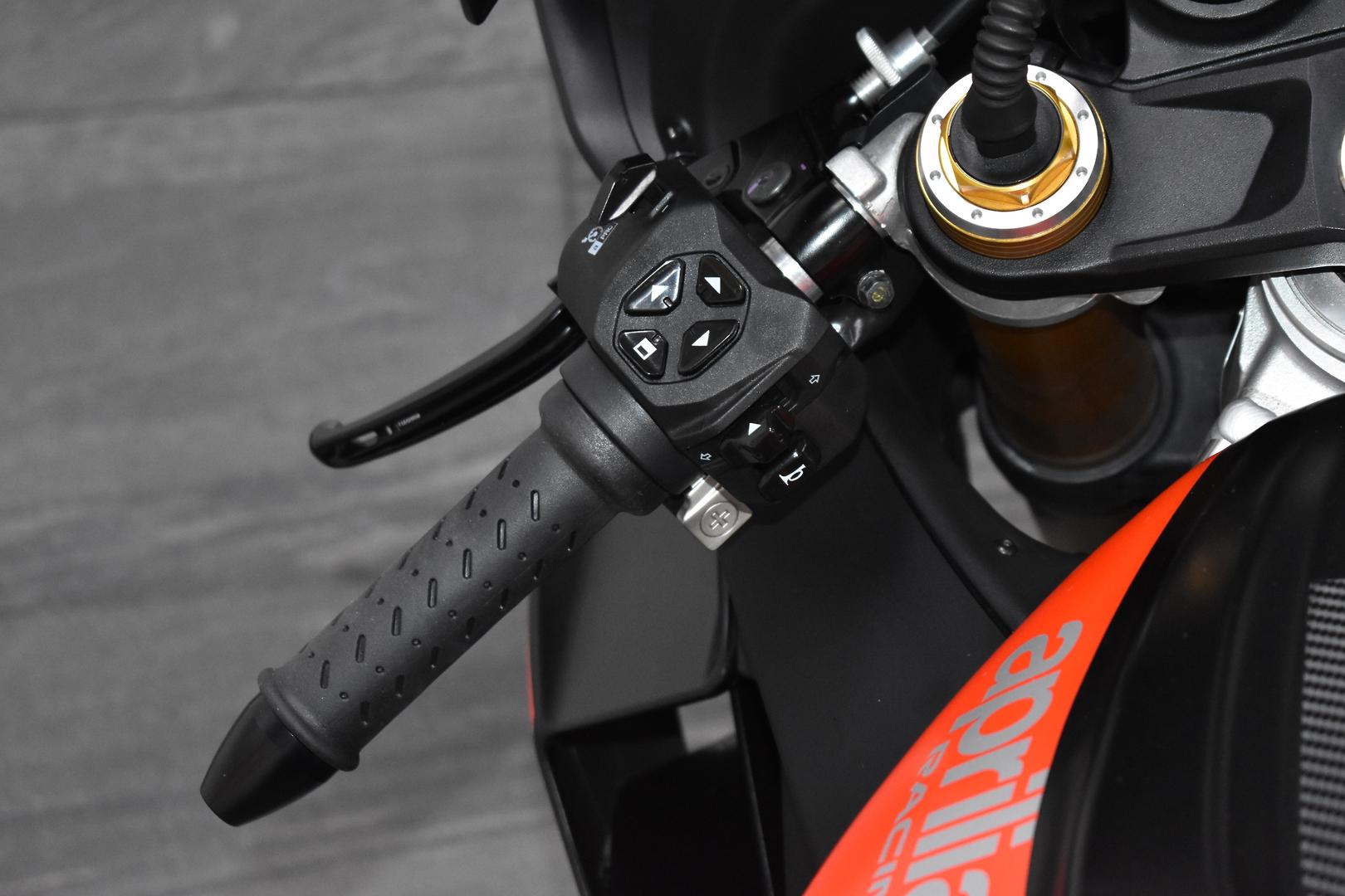 2023 APRILIA RSV4 FACTORY SPORTS