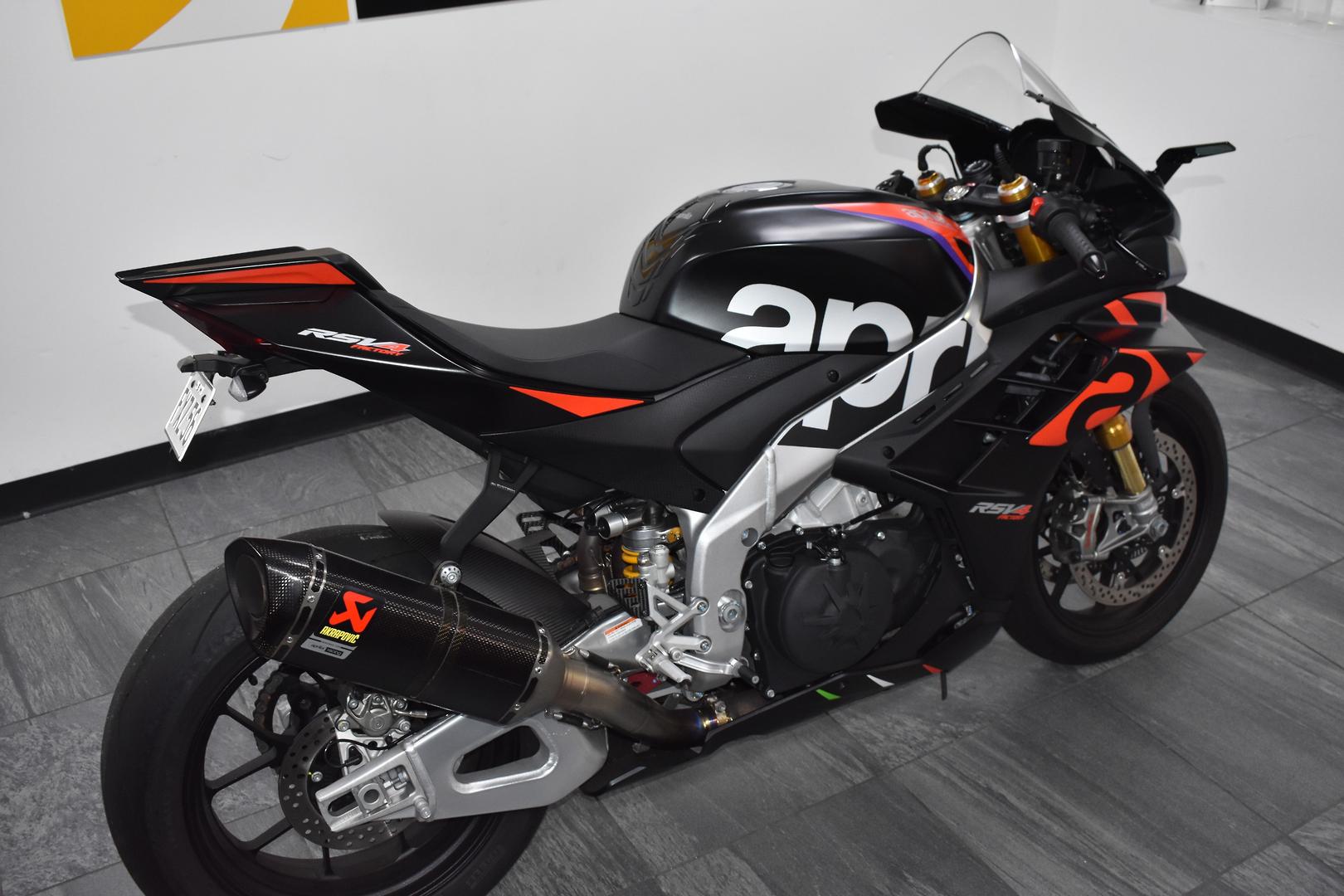 2023 APRILIA RSV4 FACTORY SPORTS