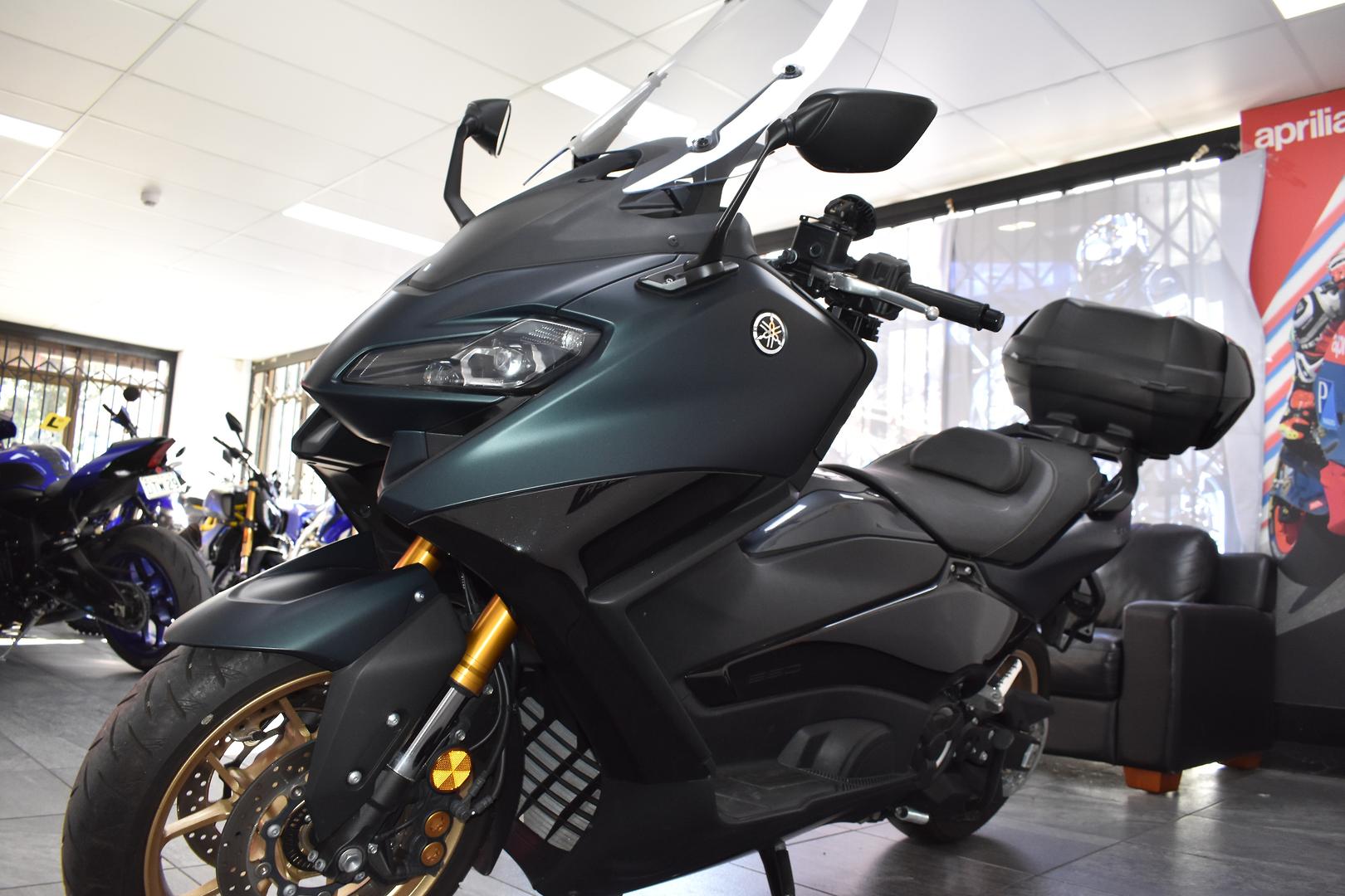 2023 YAMAHA TMAX 560 (ABS) SCOOTER