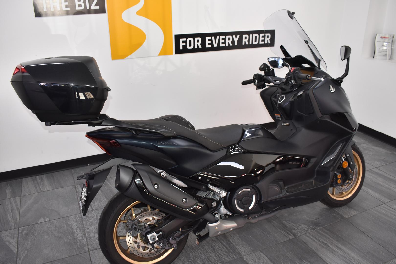 2023 YAMAHA TMAX 560 (ABS) SCOOTER