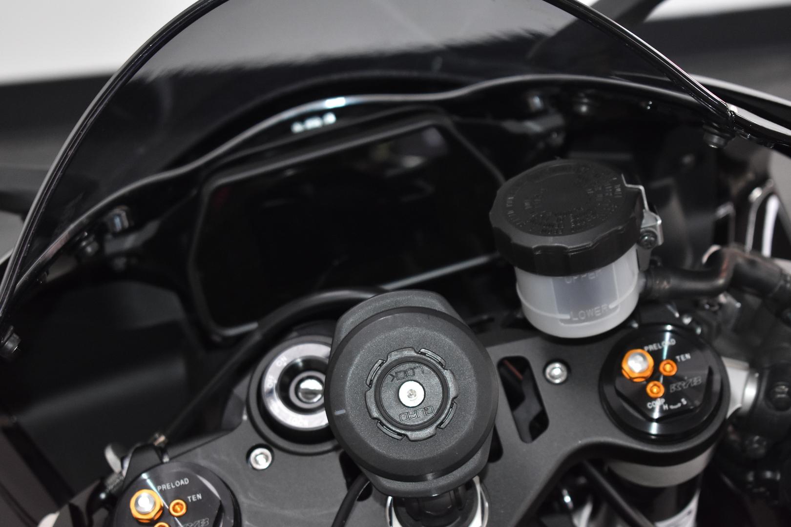 2024 YAMAHA YZF-R1 SPORTS