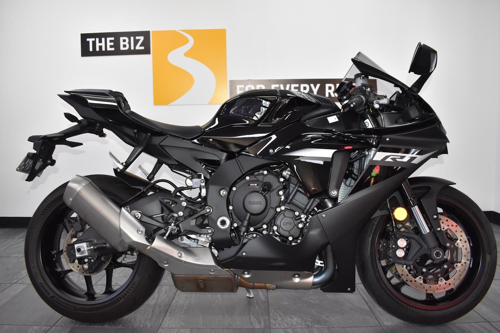 2024 YAMAHA YZF-R1 SPORTS