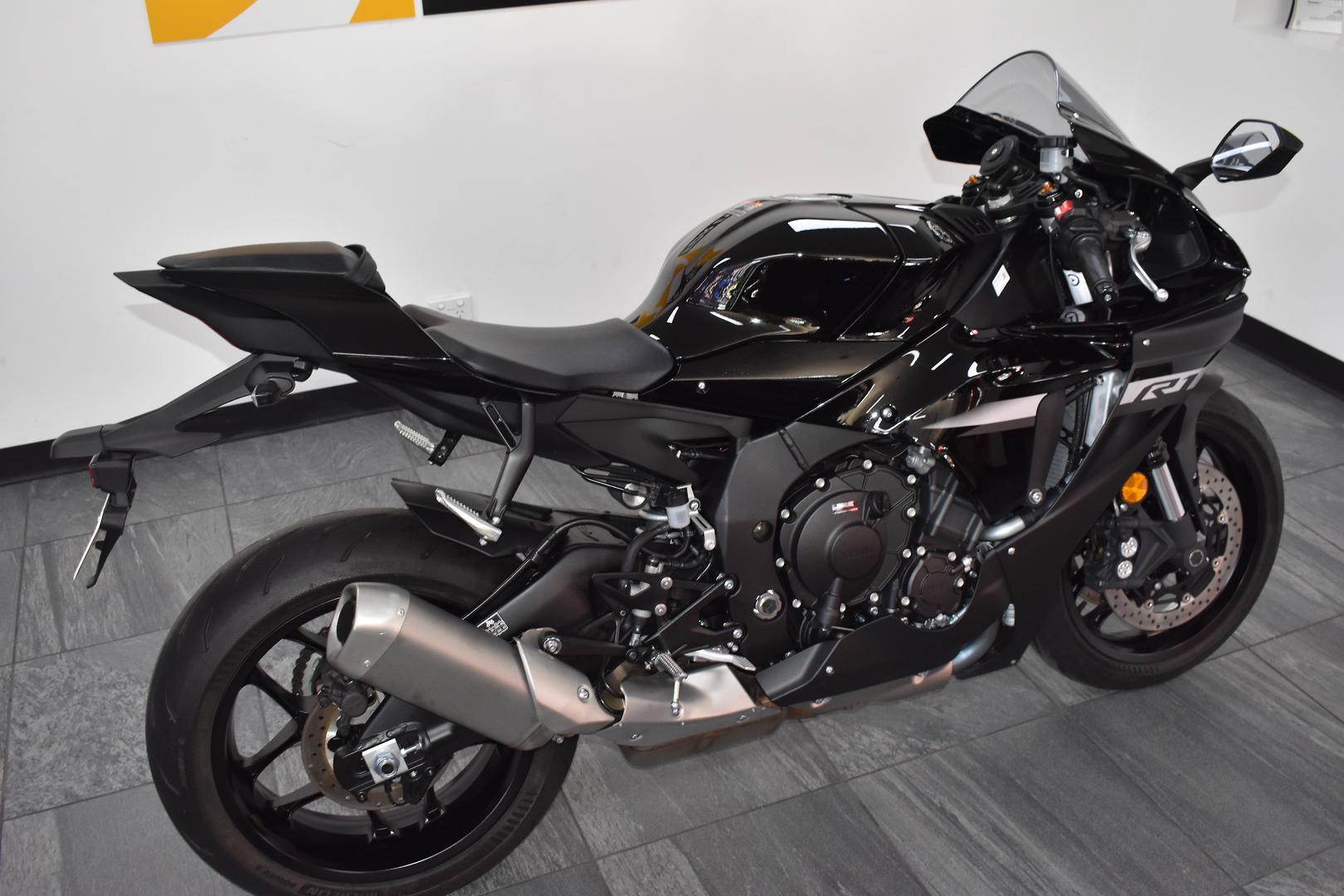 2024 YAMAHA YZF-R1 SPORTS