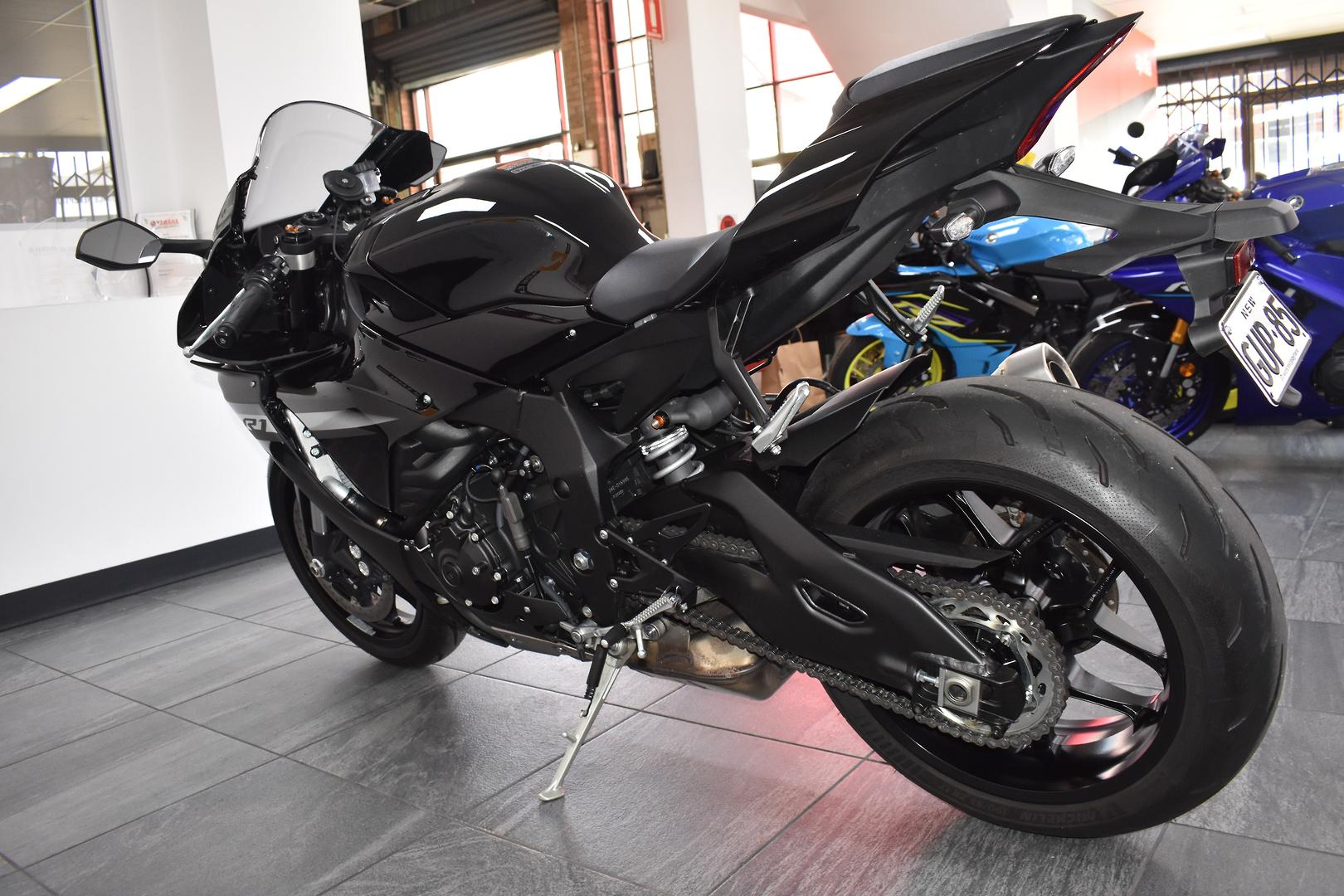 2024 YAMAHA YZF-R1 SPORTS
