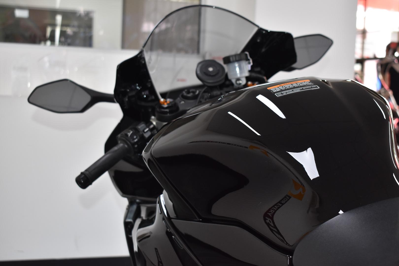 2024 YAMAHA YZF-R1 SPORTS