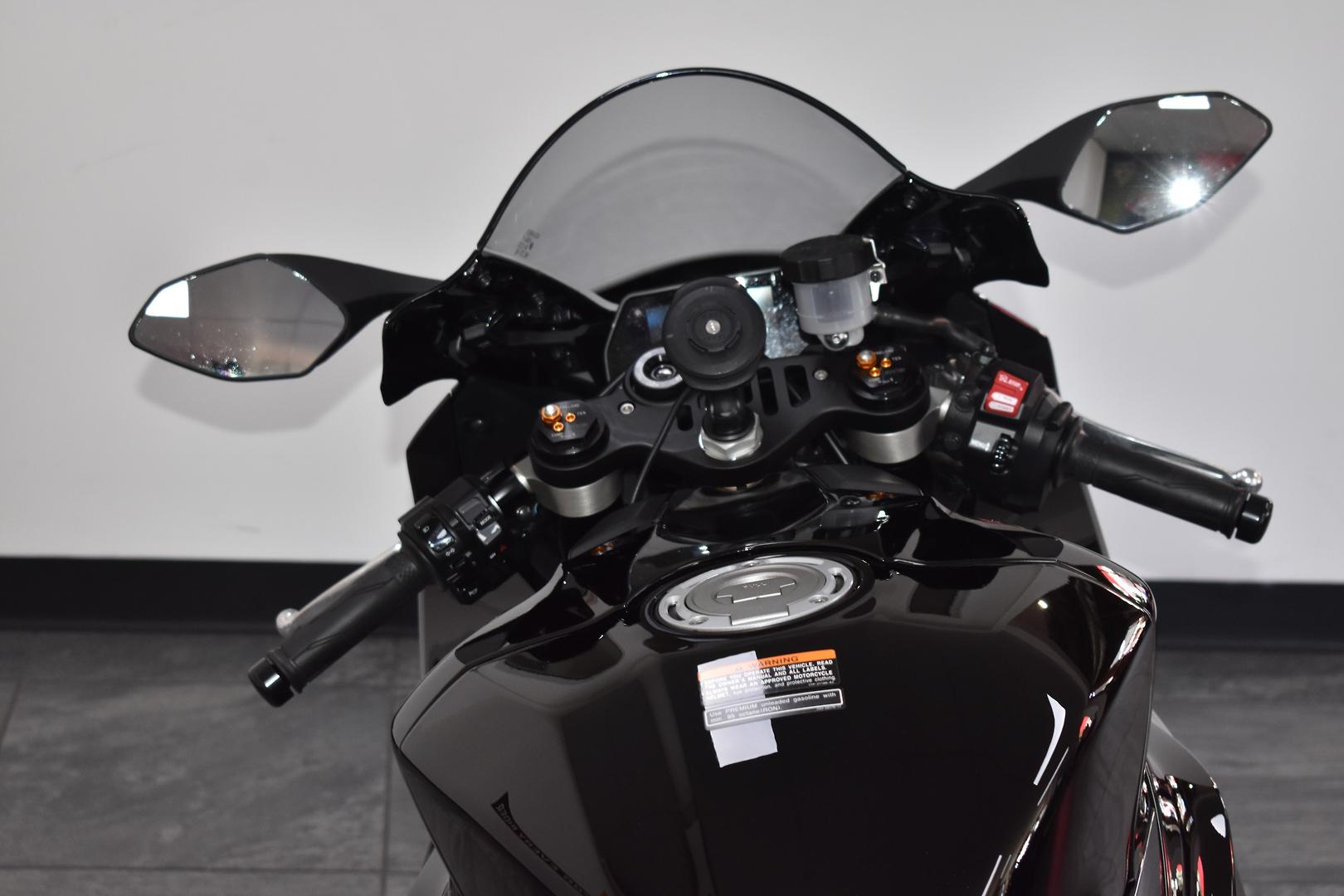 2024 YAMAHA YZF-R1 SPORTS