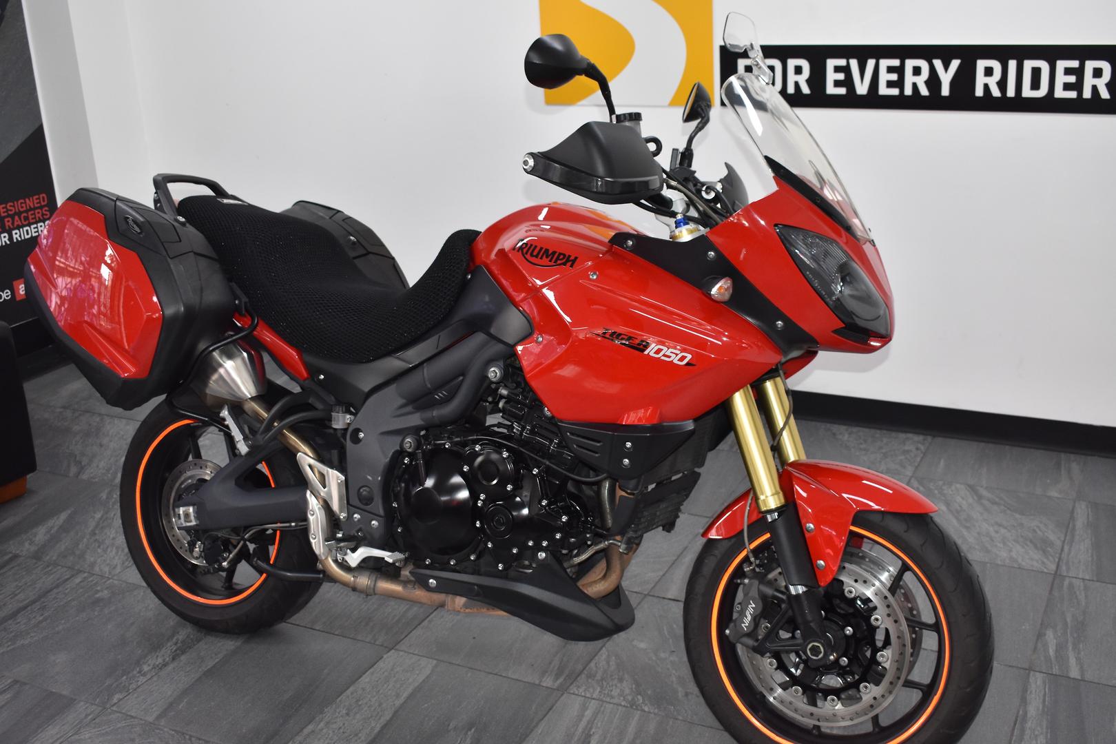 2013 TRIUMPH TIGER 1050 SE (ABS) SPORTS