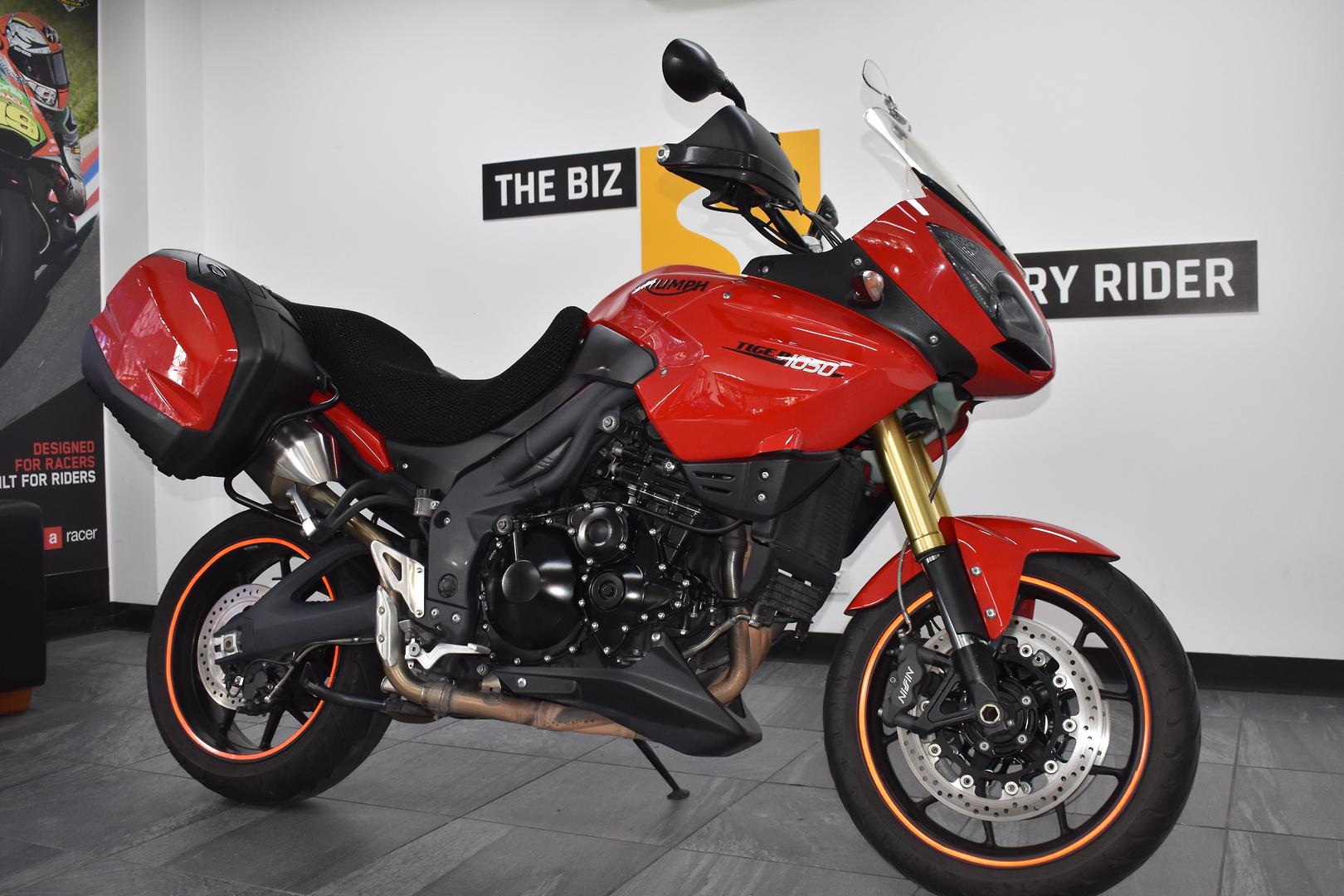 2013 TRIUMPH TIGER 1050 SE (ABS) SPORTS