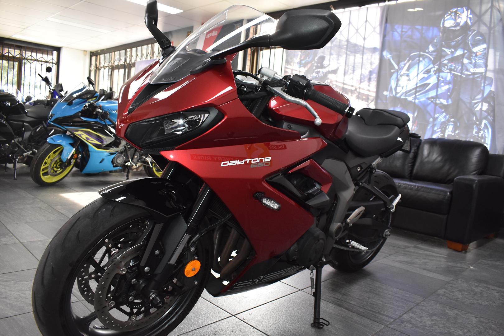 2024 TRIUMPH DAYTONA 660 LAMS ROAD