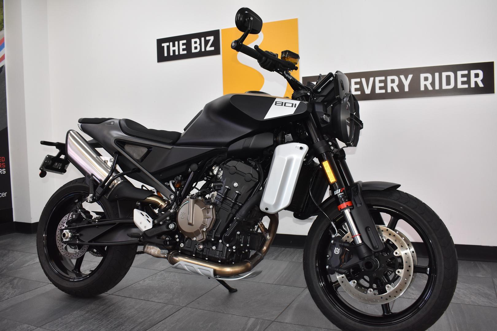 2024 HUSQVARNA SVARTPILEN 801 ROAD