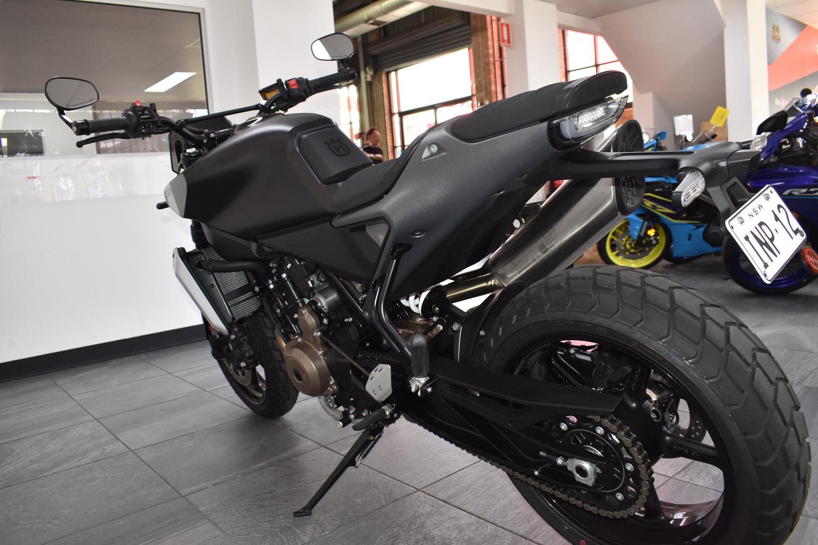 2024 HUSQVARNA SVARTPILEN 801 ROAD