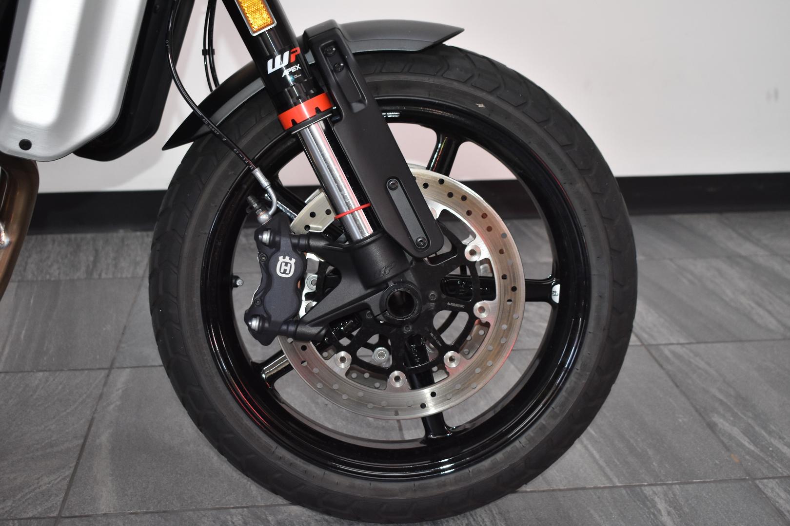 2024 HUSQVARNA SVARTPILEN 801 ROAD