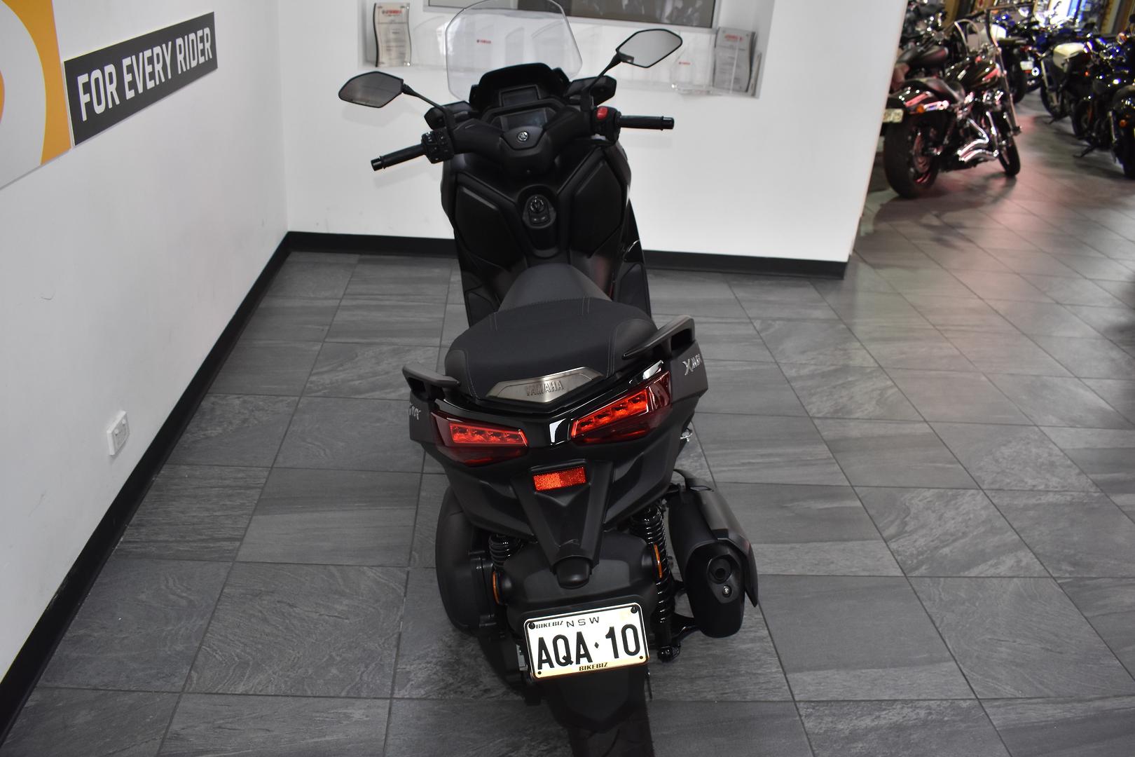 2024 YAMAHA XMAX 300 SCOOTER