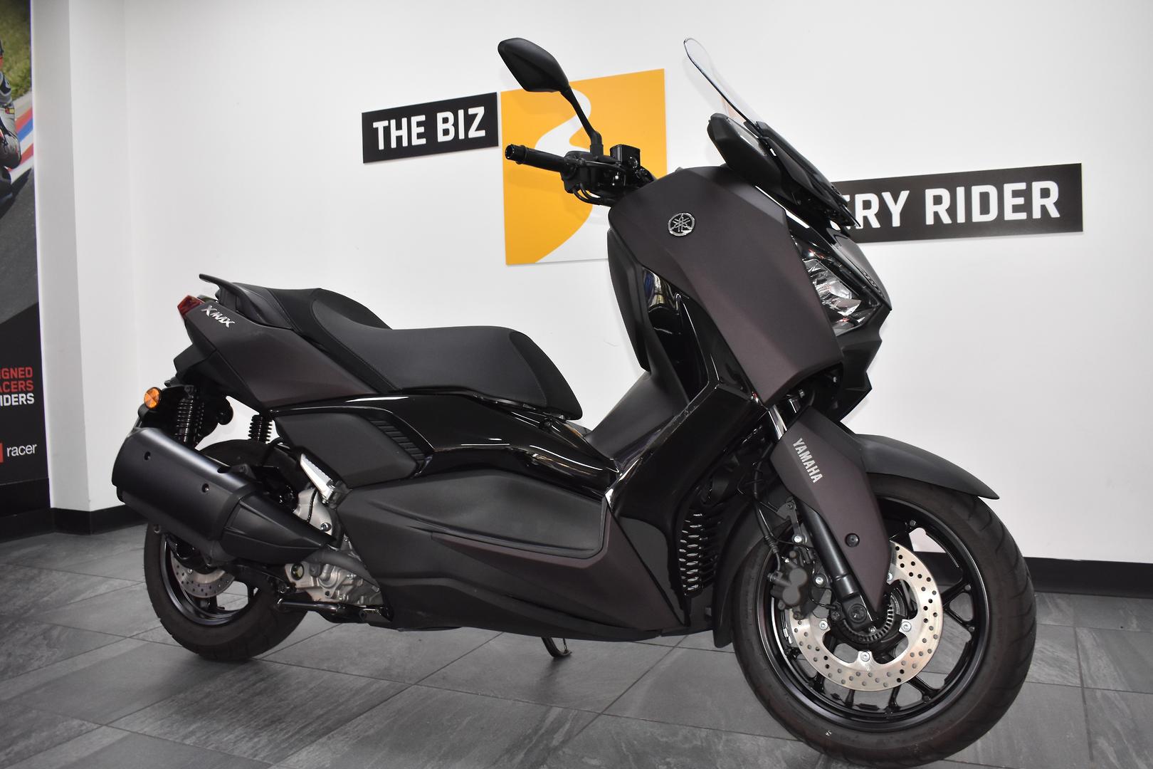 2024 YAMAHA XMAX 300 SCOOTER