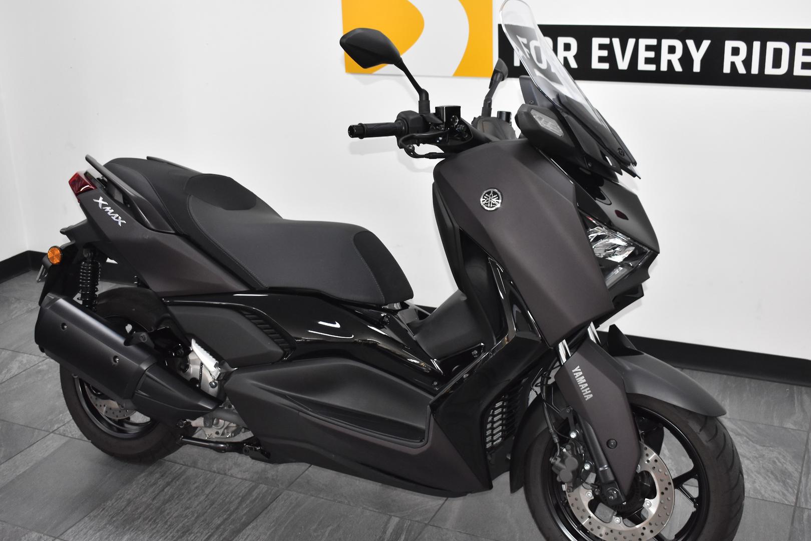 2024 YAMAHA XMAX 300 SCOOTER