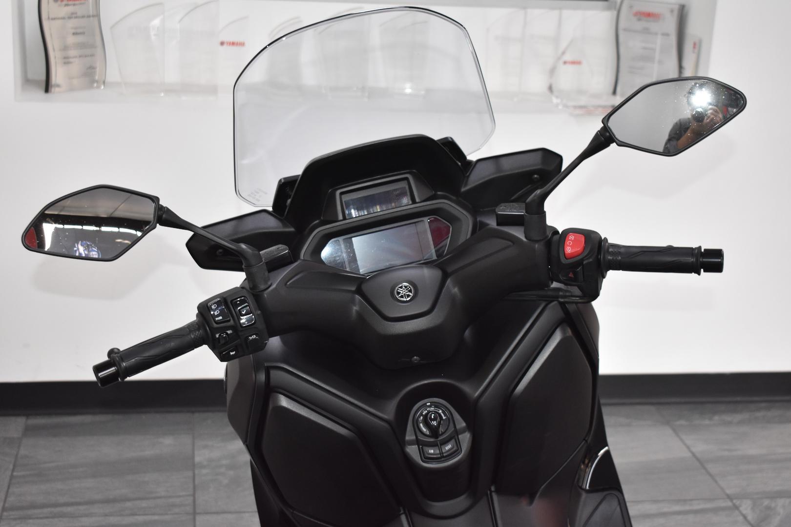 2024 YAMAHA XMAX 300 SCOOTER