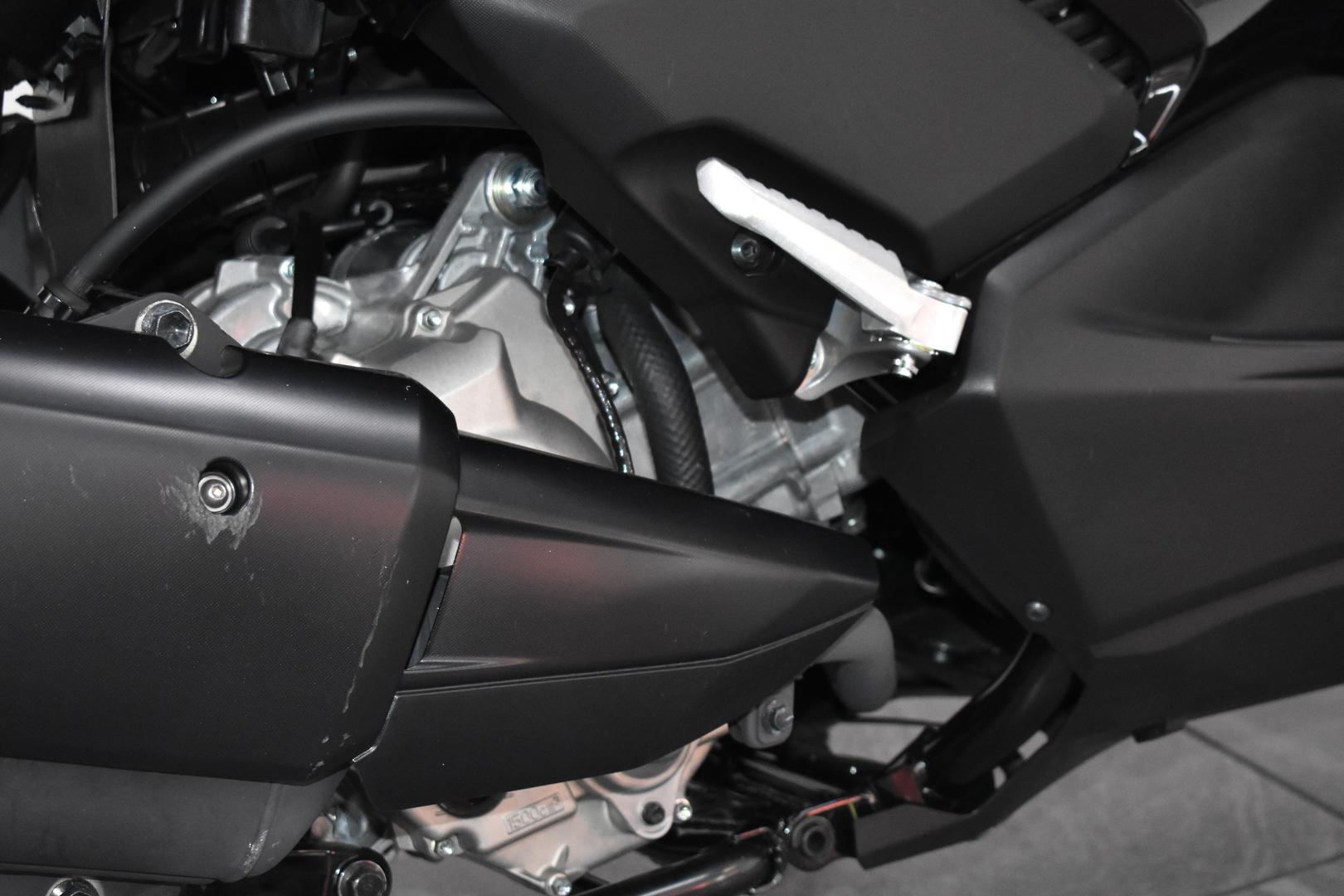 2024 YAMAHA XMAX 300 SCOOTER