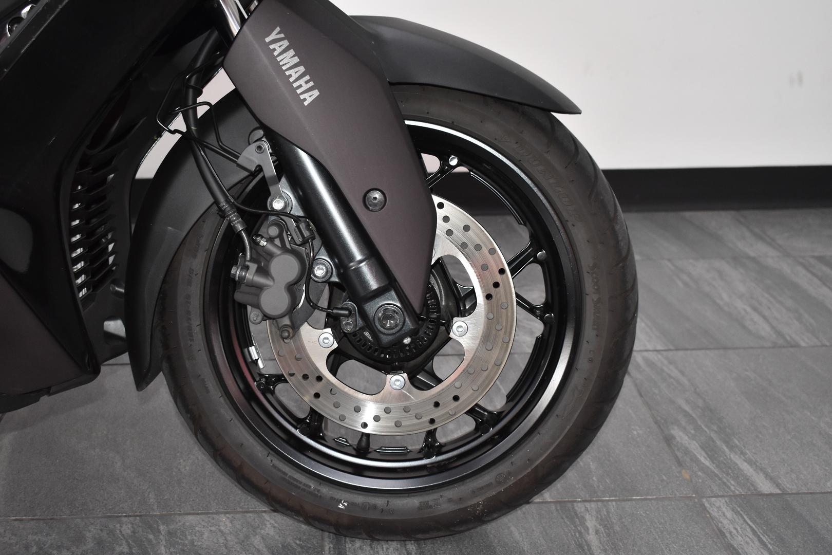 2024 YAMAHA XMAX 300 SCOOTER