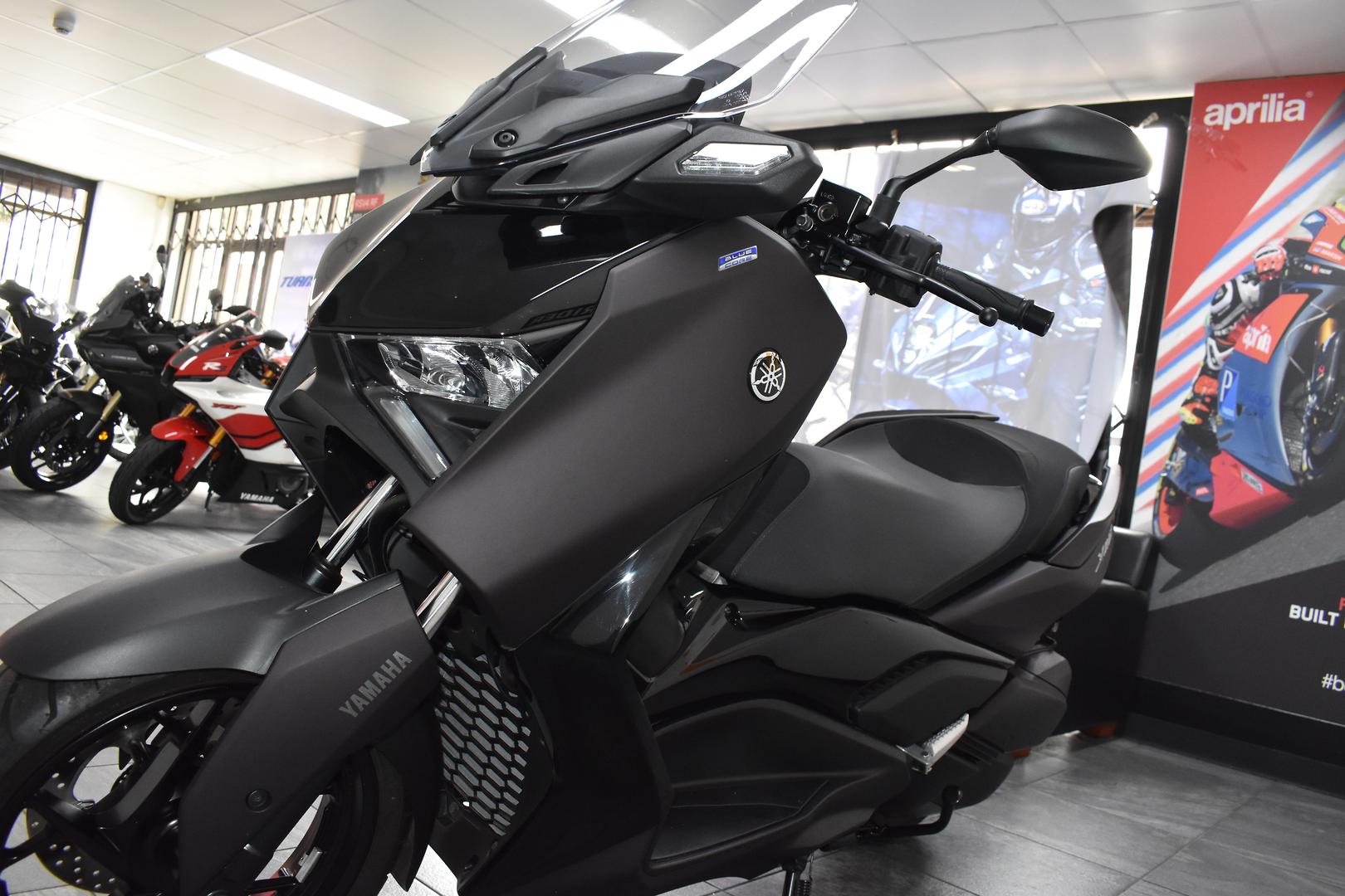 2024 YAMAHA XMAX 300 SCOOTER