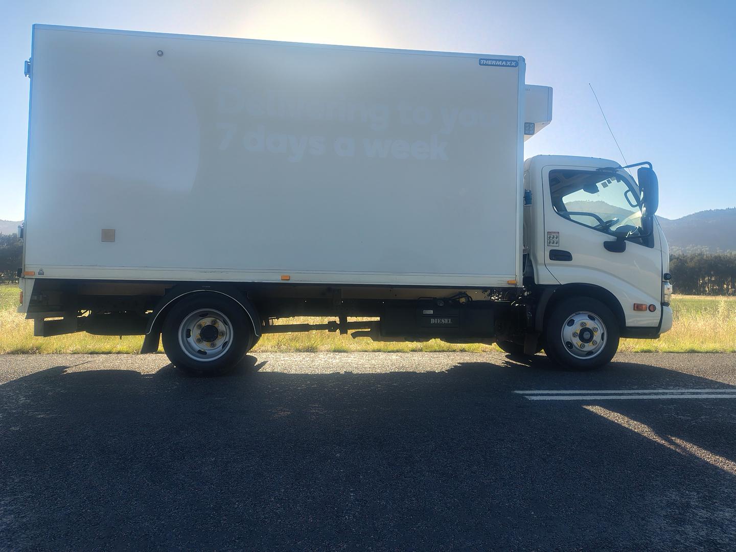 2021 HINO 300 616 REFRIGERATED TRUCK