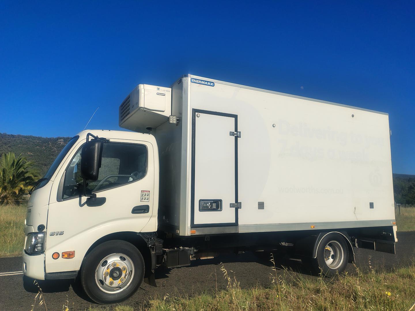 2021 HINO 300 616 REFRIGERATED TRUCK