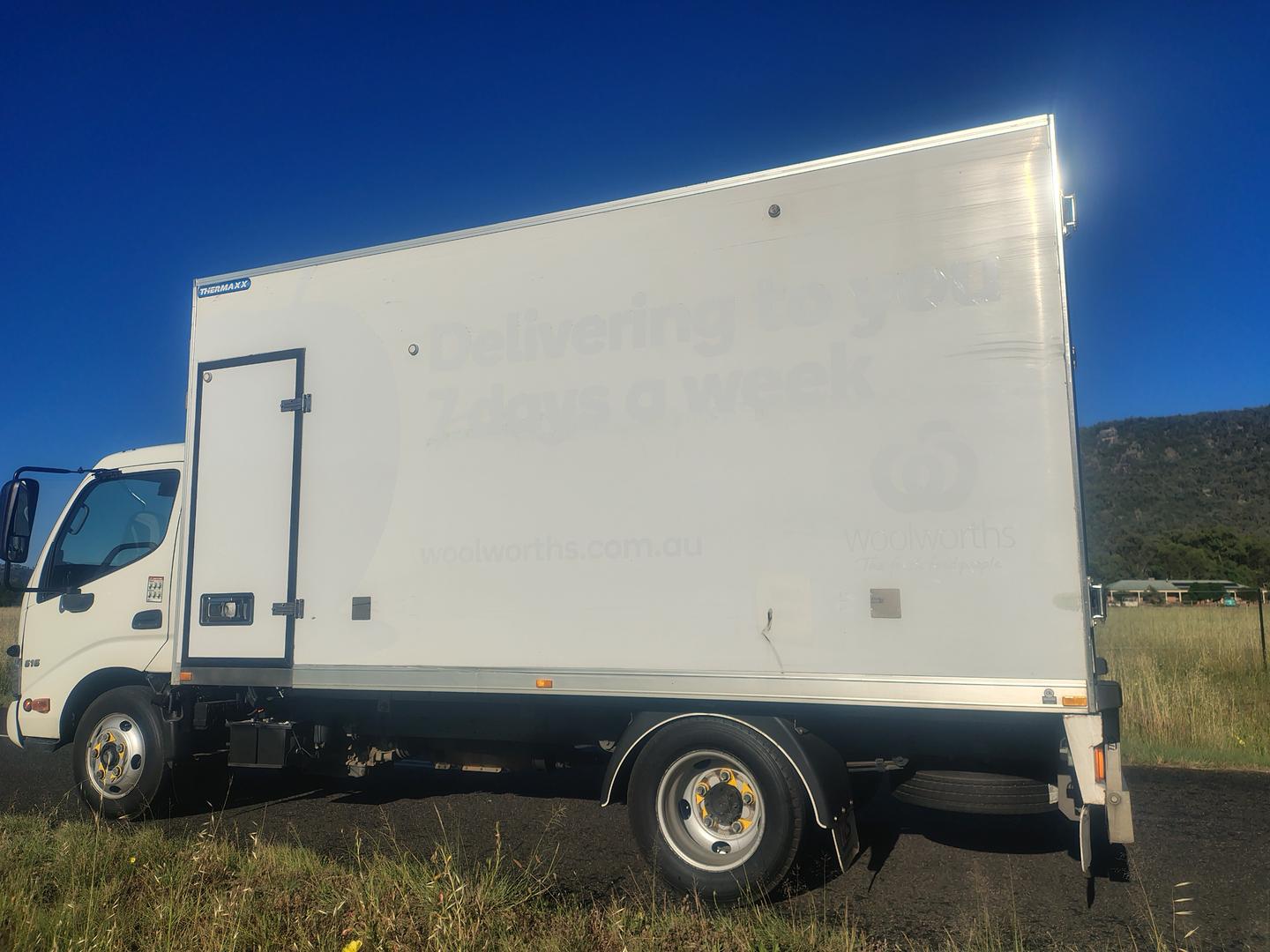 2021 HINO 300 616 REFRIGERATED TRUCK