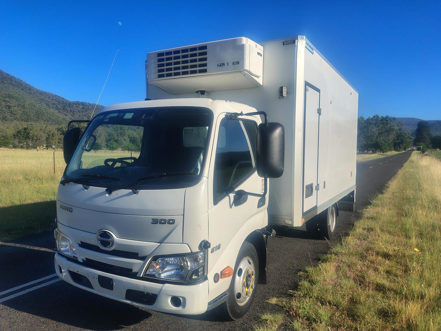 2021 HINO 300 616 REFRIGERATED TRUCK
