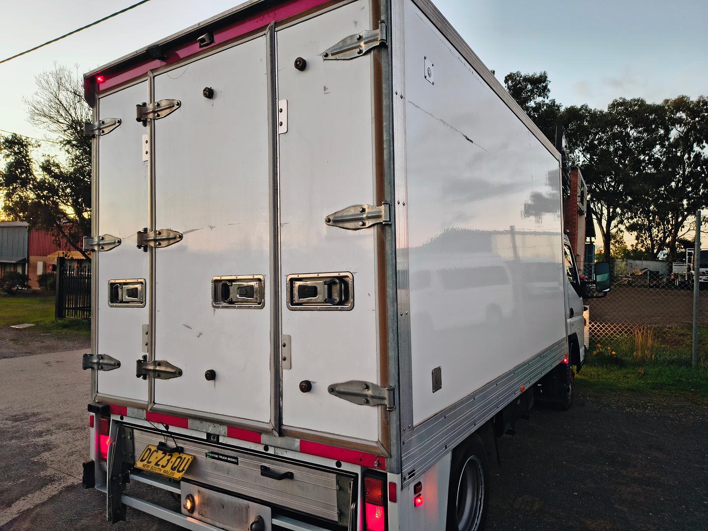 2021 FUSO CANTER 515W 6 SP AUTOMATED MANUAL PANTECH