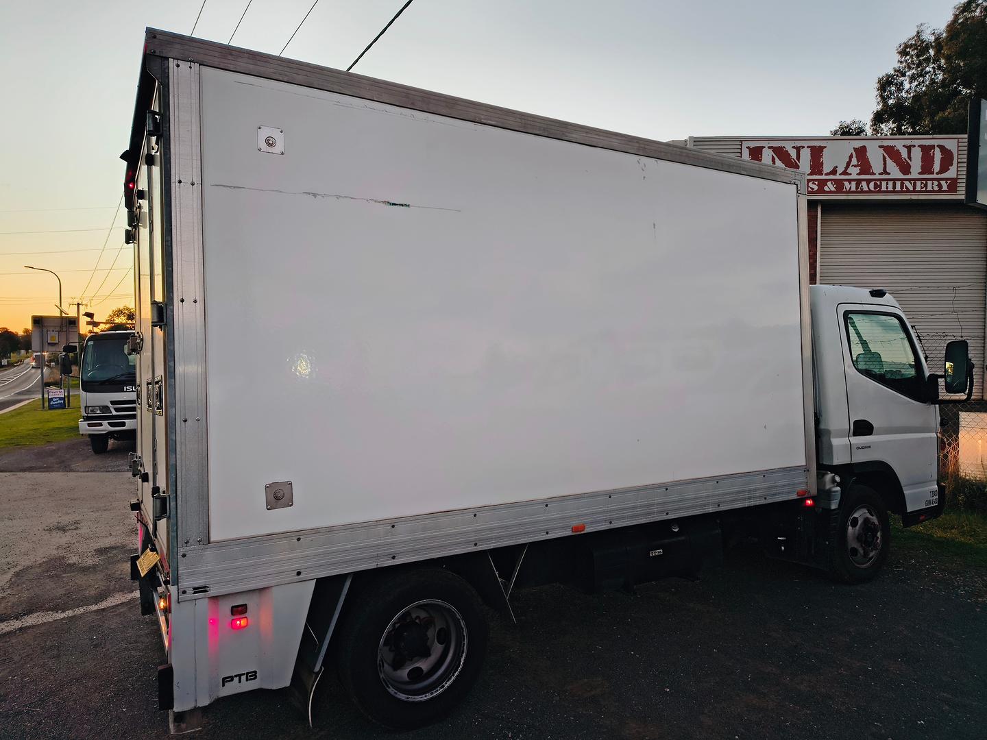 2021 FUSO CANTER 515W 6 SP AUTOMATED MANUAL PANTECH
