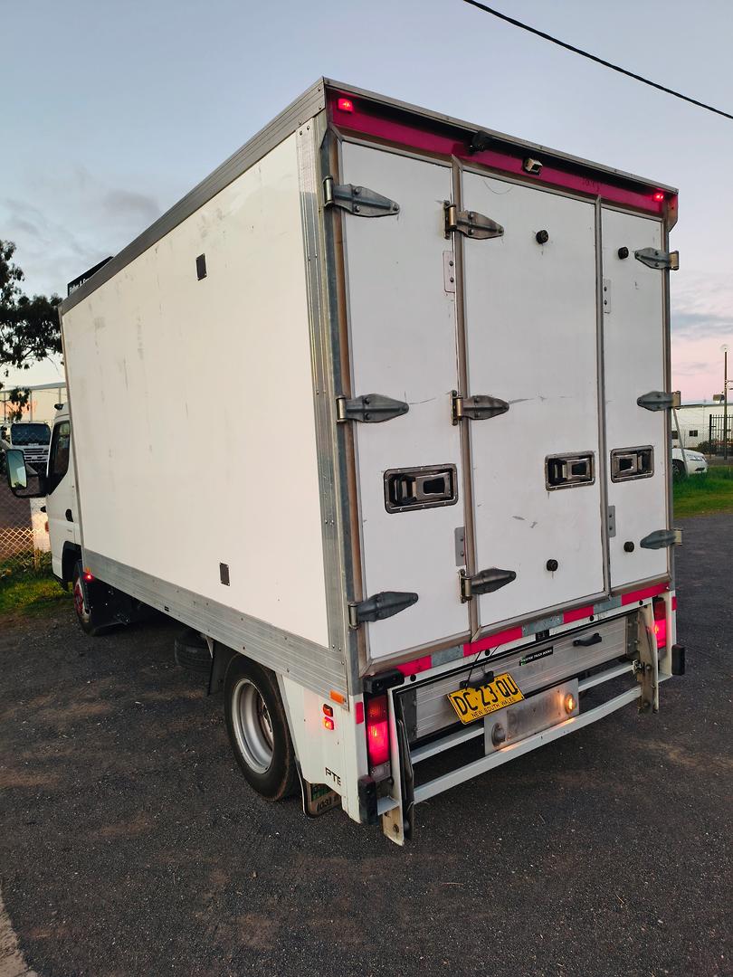 2021 FUSO CANTER 515W 6 SP AUTOMATED MANUAL PANTECH