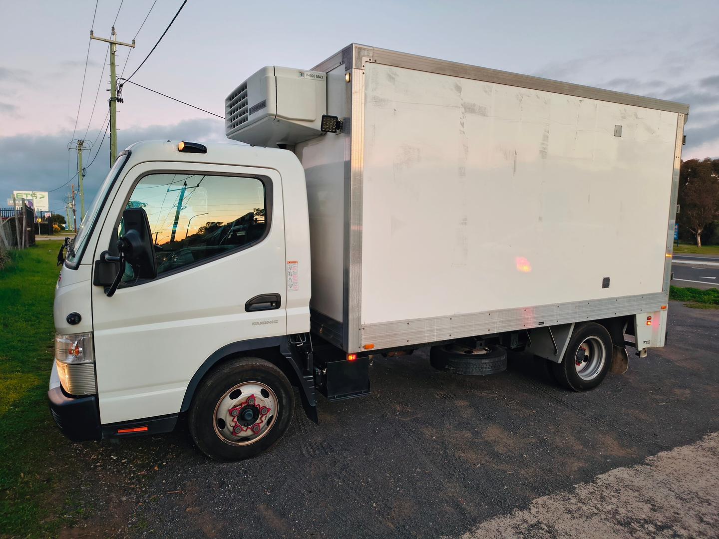 2021 FUSO CANTER 515W 6 SP AUTOMATED MANUAL PANTECH