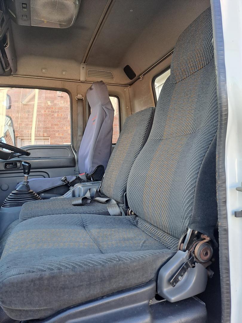 2006 ISUZU FRR F3 550 LONG 6 SP MANUAL C/CHAS