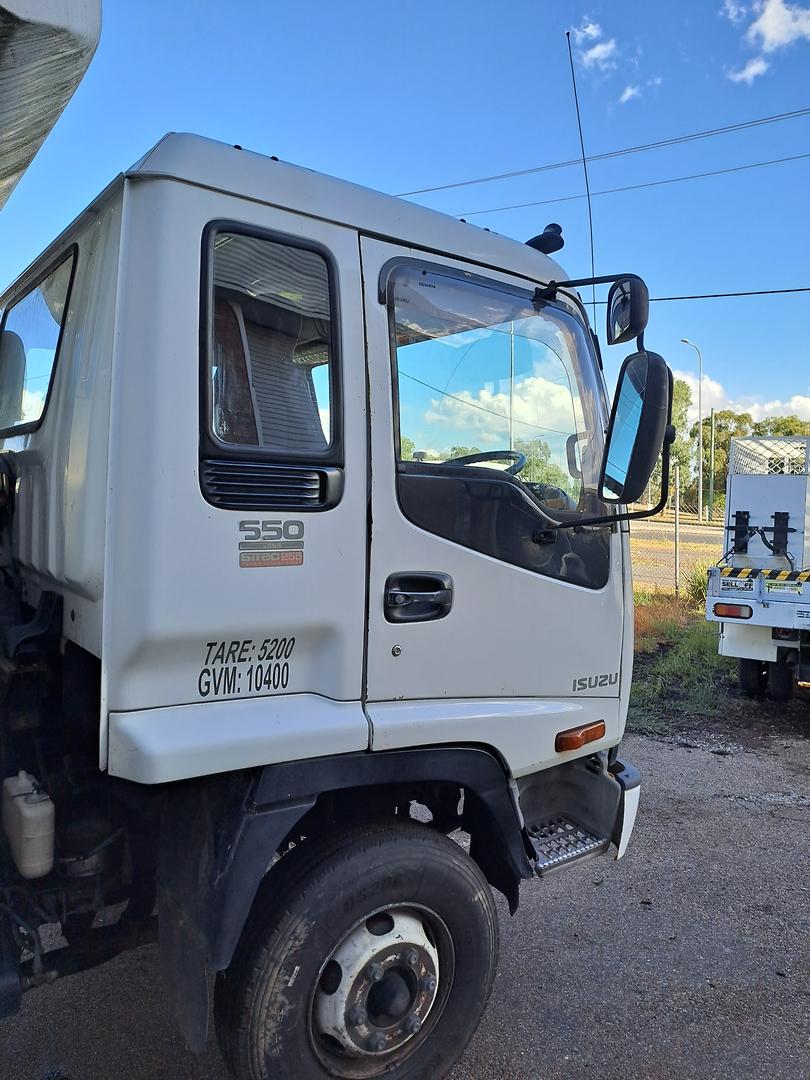 2006 ISUZU FRR F3 550 LONG 6 SP MANUAL C/CHAS