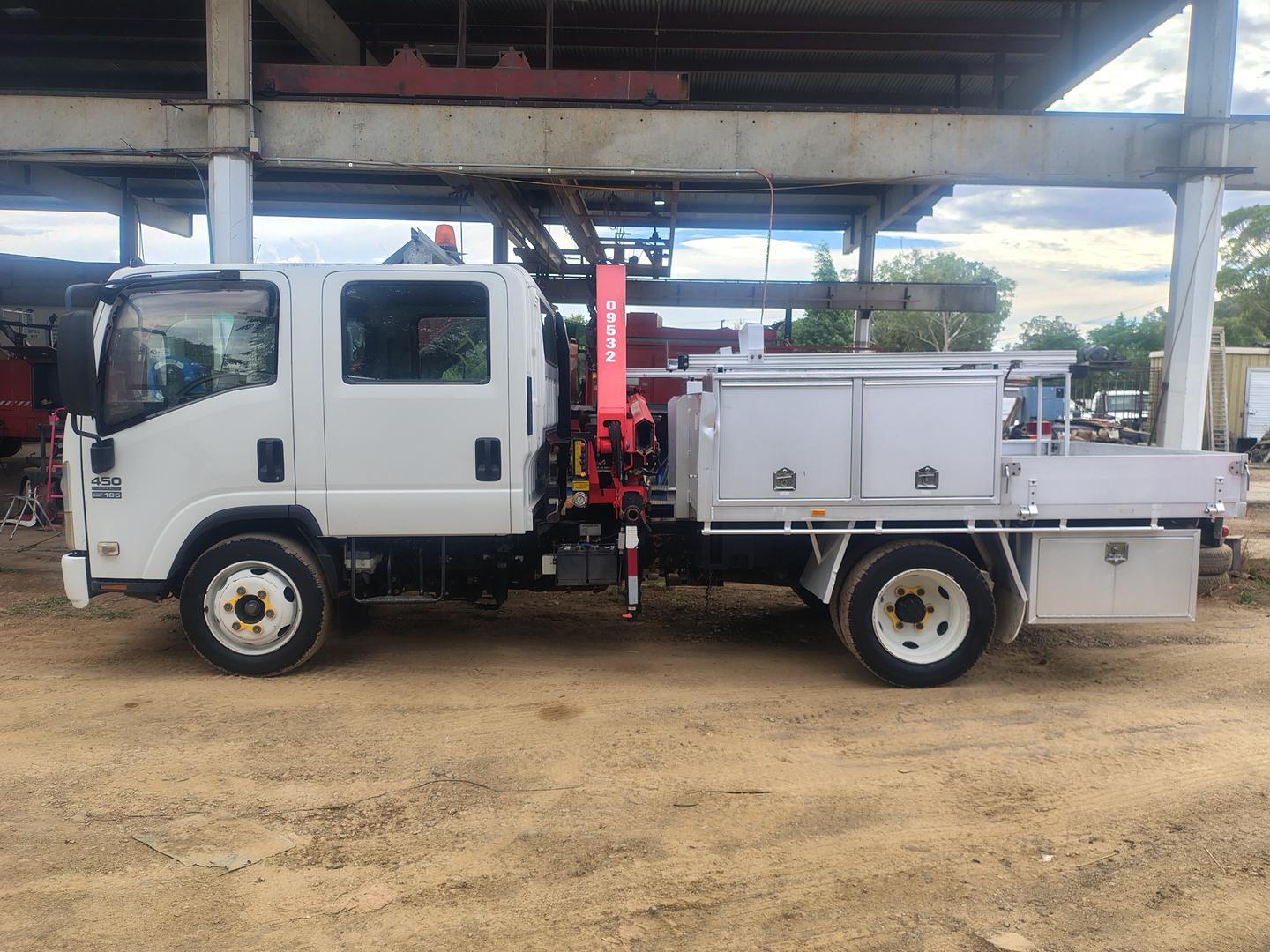 2008 ISUZU NQR NH 450 CREW 6 SP MANUAL C/CHAS