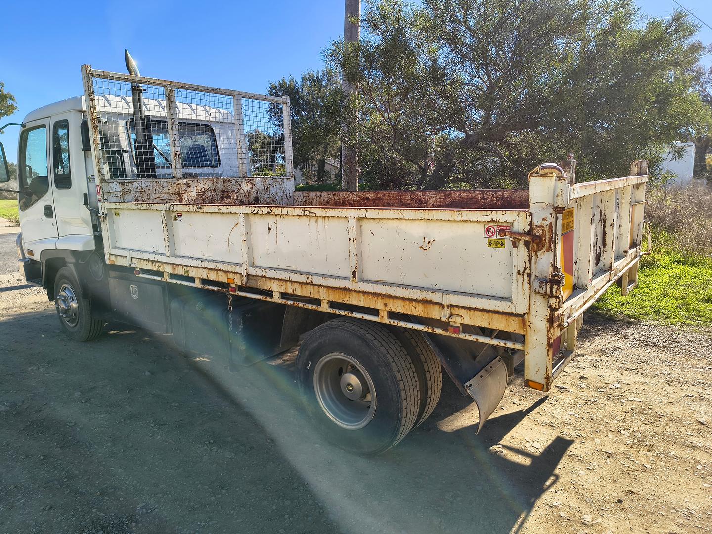 2002 ISUZU FRR FY 550 MEDIUM 6 SP MANUAL TIPPER