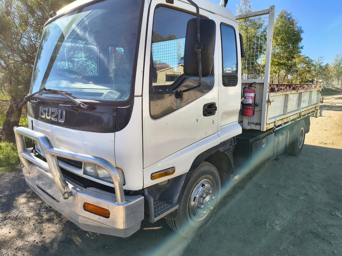 2002 ISUZU FRR FY 550 MEDIUM 6 SP MANUAL TIPPER