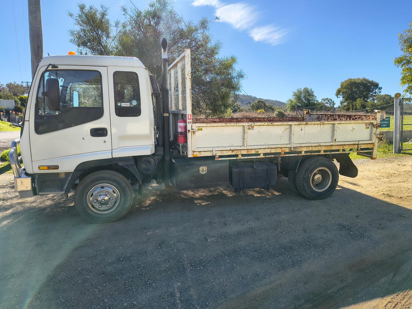 2002 ISUZU FRR FY 550 MEDIUM 6 SP MANUAL TIPPER