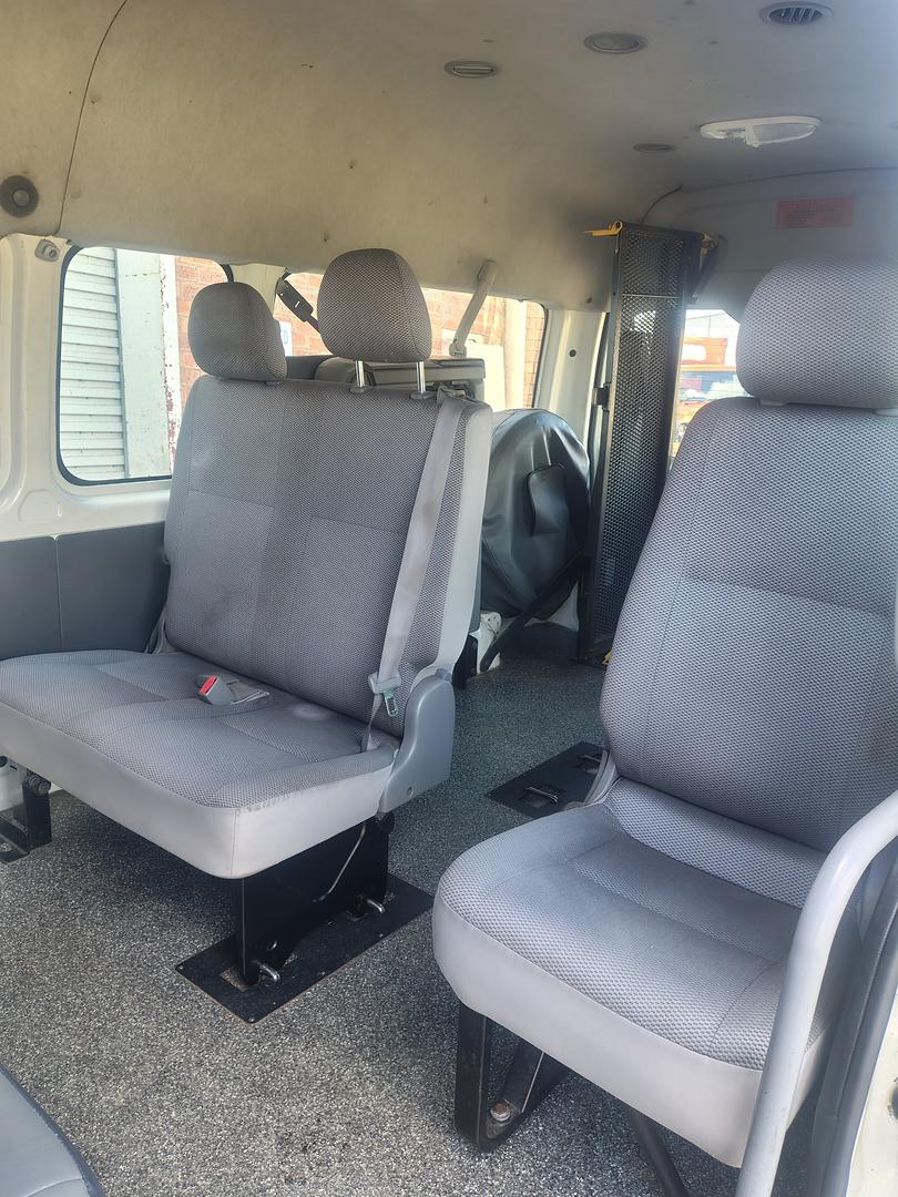 2009 TOYOTA HIACE KDH223R MY07 UPGRADE COMMUTER 5 SP MANUAL BUS