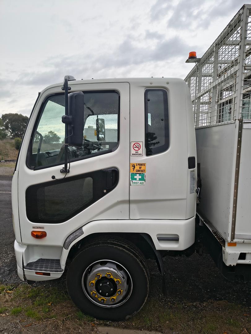 2015 MITSUBISHI FUSO FIGHTER 1424 LWB 6 SP MANUAL BEAVERTAIL SERVICE TRUCK