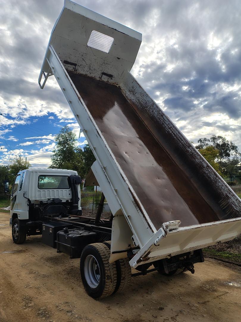 2009 MITSUBISHI FUSO FIGHTER FK62F FK600 TIPPER