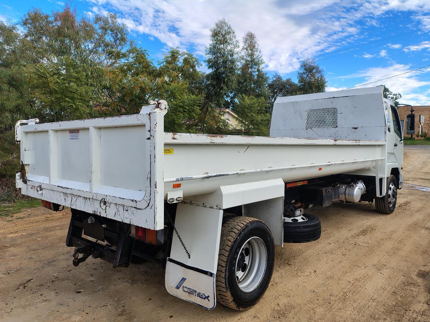 2009 MITSUBISHI FUSO FIGHTER FK62F FK600 TIPPER