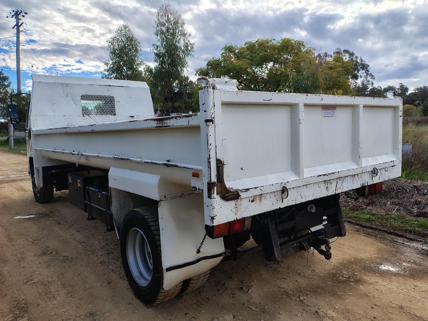 2009 MITSUBISHI FUSO FIGHTER FK62F FK600 TIPPER