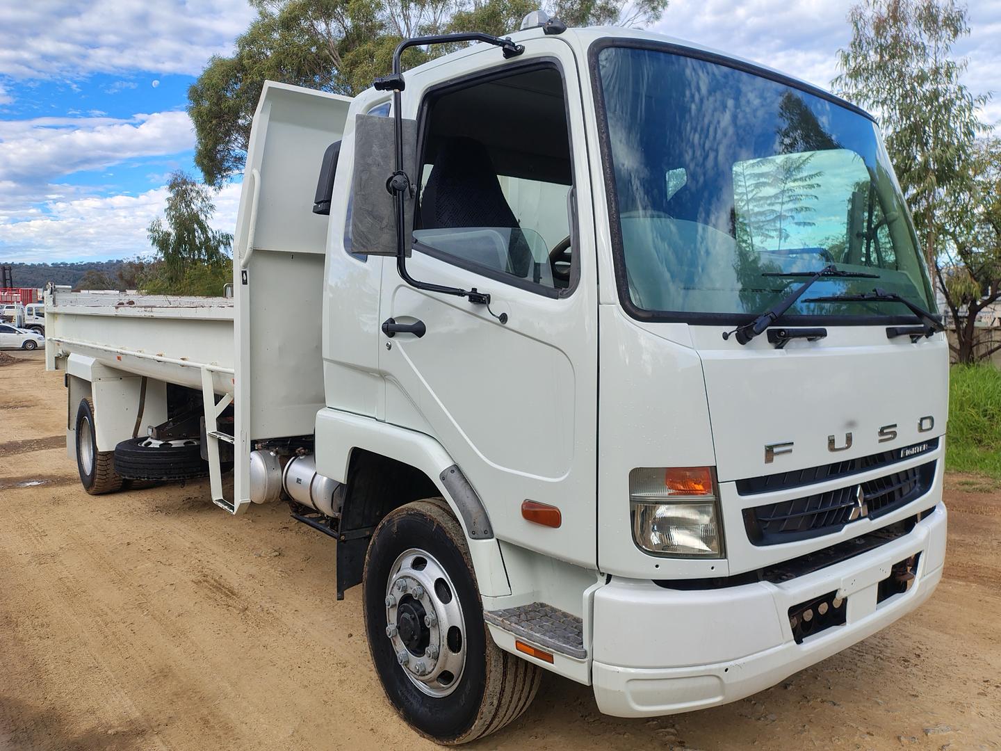 2009 MITSUBISHI FUSO FIGHTER FK62F FK600 TIPPER