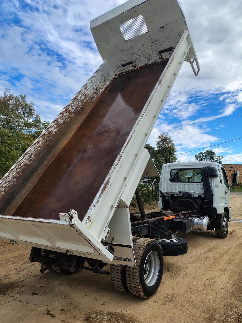 2009 MITSUBISHI FUSO FIGHTER FK62F FK600 TIPPER